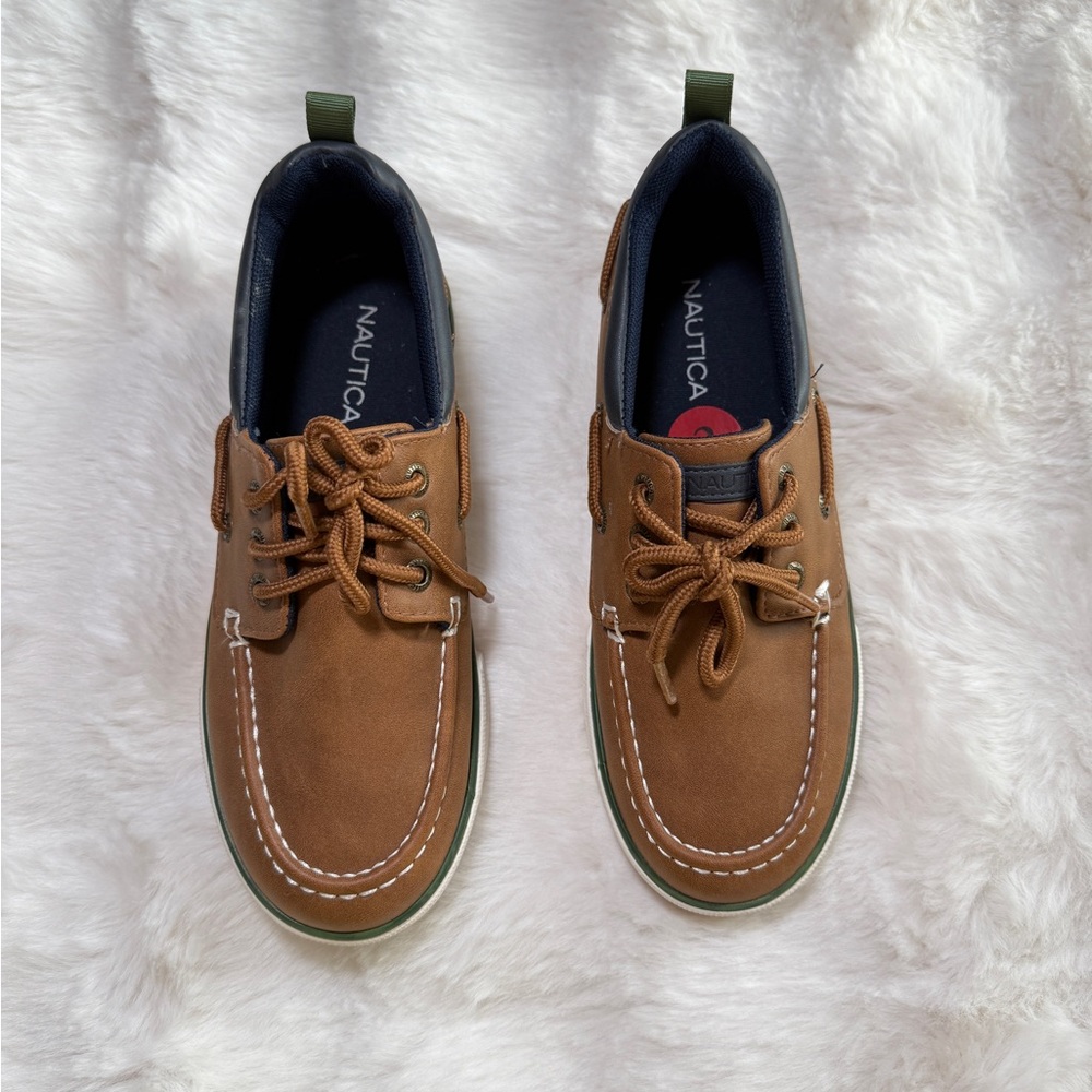 Nautica kids Tan and Green Boat Shoes | Size 2
